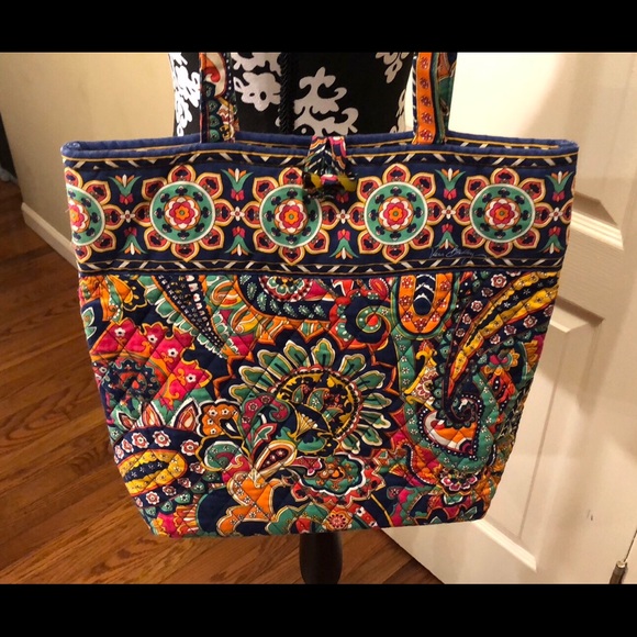 Vera Bradley Handbags - Vera Bradley Venetian Paisley Tote